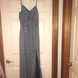 Windsor floral high slit sinched dress :)